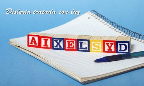 Dislexia tratada con luz: logopedia y fosfenos